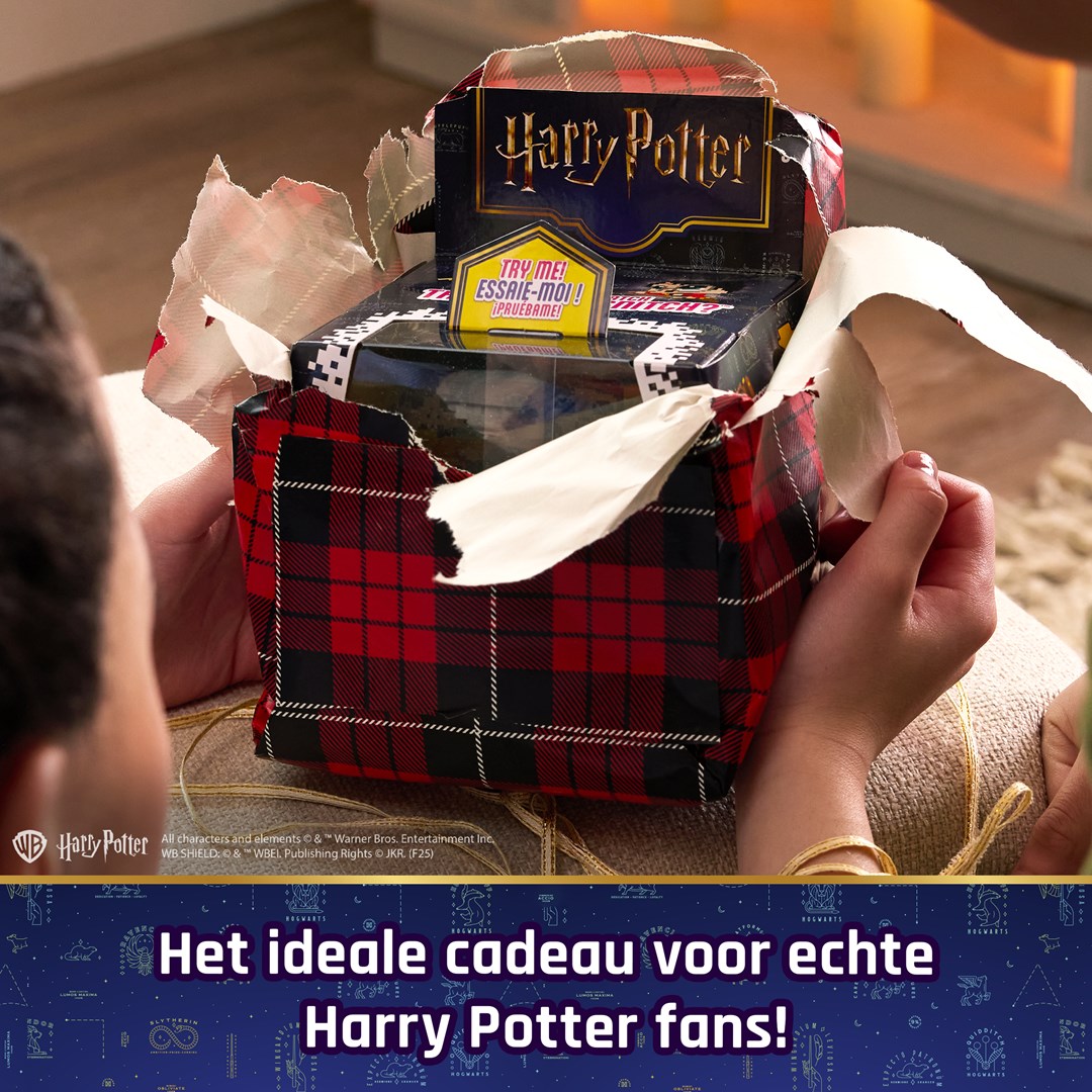 Wizarding World Harry Potter, Bitzee Interactive Toy with 20 Characters Inside, Reacts to Swipes, Tilts & Taps, Digital Pet Kids Toys for Girls & Boys Wizarding World Harry Potter, Bitzee Interactive Toy with 20 Characters Inside, Reacts to Swipes, Tilts & Taps, Digital Pet Kids Toys for Girls & Boys