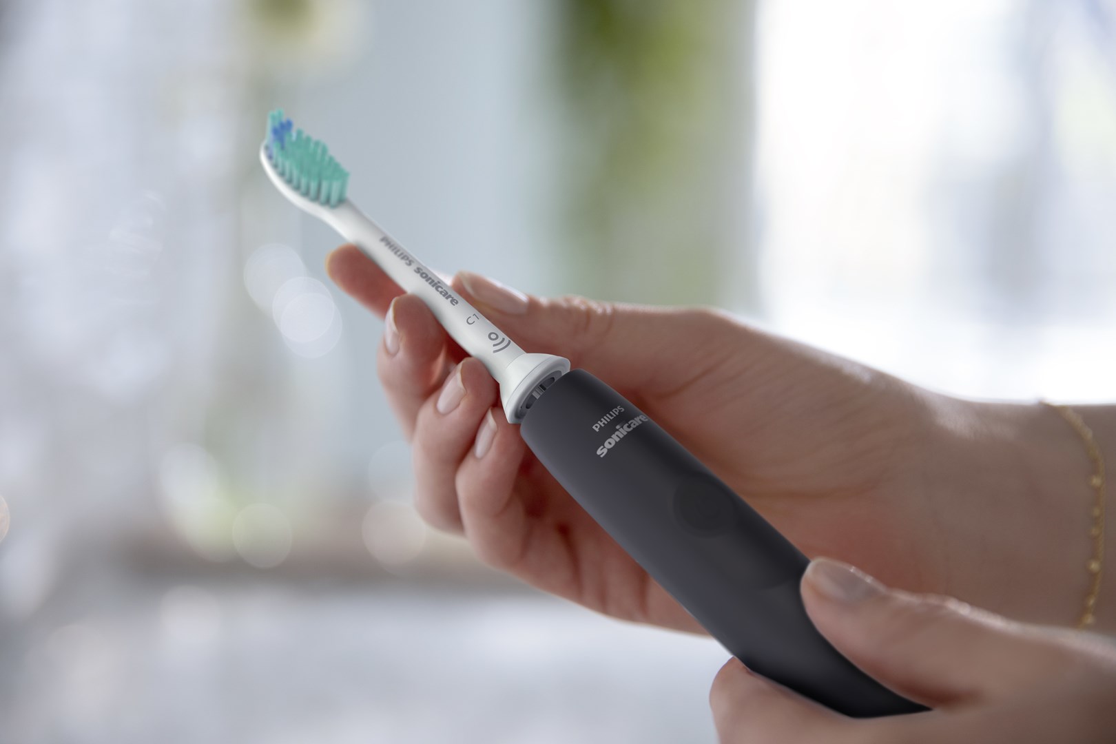Philips 3100 series HX3675/15 2-pack sonic electric toothbrushes - black & pink Philips 3100 series HX3675/15 2-pack sonic electric toothbrushes - black & pink