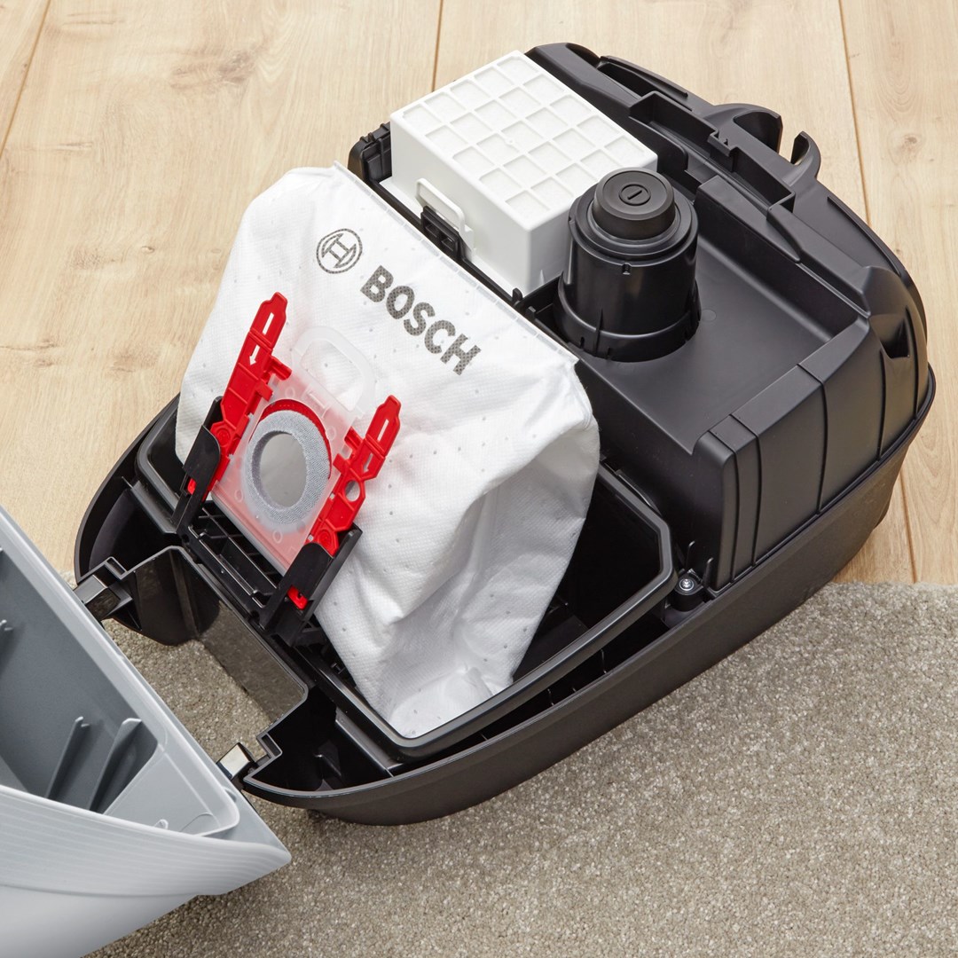 Bosch Serie 6 BGB6X330 vacuum 4 L Cylinder vacuum Dry 600 W Dust bag Bosch Serie 6 BGB6X330 vacuum 4 L Cylinder vacuum Dry 600 W Dust bag