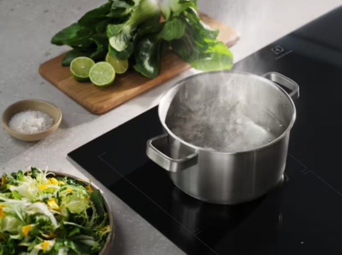 Electrolux Serie 700 EIS62453IZ Black Built-in 60 cm Zone induction hob 4 zone(s) Electrolux Serie 700 EIS62453IZ Black Built-in 60 cm Zone induction hob 4 zone(s)
