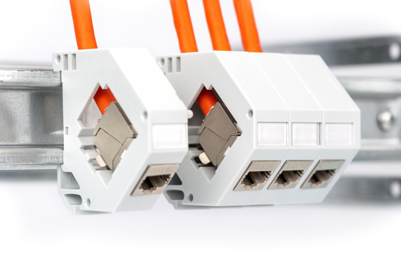 DIGITUS Cat.7 Installation Cable, S/FTP, B2ca, AWG 23/1, LSOH, 100m, orange DIGITUS Cat.7 Installation Cable, S/FTP, B2ca, AWG 23/1, LSOH, 100m, orange