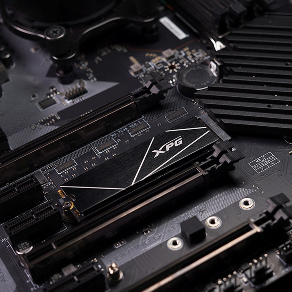 XPG GAMMIX S70 BLADE 512 GB M.2 PCI Express 4.0 NVMe 3D NAND XPG GAMMIX S70 BLADE 512 GB M.2 PCI Express 4.0 NVMe 3D NAND