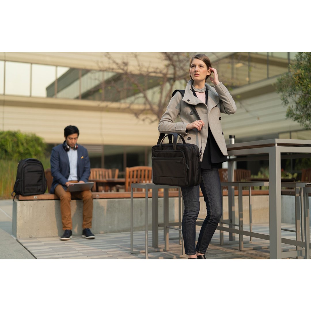 Kensington Contour 2.0 Business Laptop Briefcase – 15.6” Kensington Contour 2.0 Business Laptop Briefcase – 15.6”