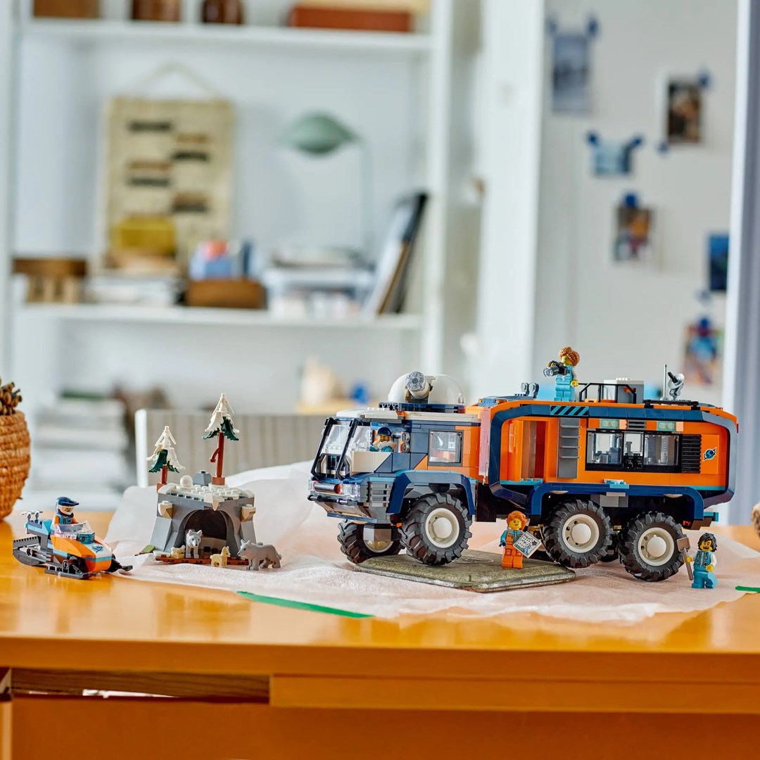 LEGO CITY 60471 Artic Explorer Science Lab Truck LEGO CITY 60471 Artic Explorer Science Lab Truck