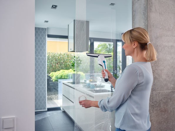 Leifheit 51030 electric window cleaner White Leifheit 51030 electric window cleaner White