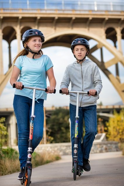 Razor A5 Lux Light-Up Kids Classic scooter Green, Multicolour Razor A5 Lux Light-Up Kids Classic scooter Green, Multicolour