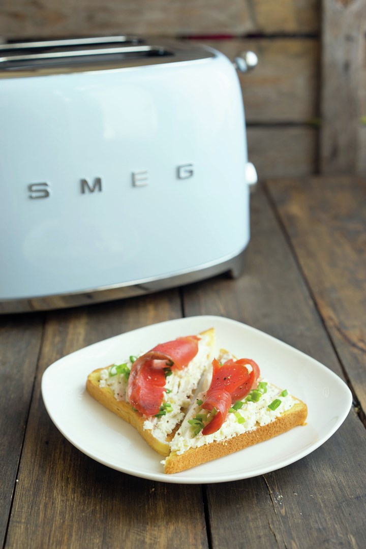 Smeg 50's Style Toaster TSF01PBEU Pastel Blue Smeg 50's Style Toaster TSF01PBEU Pastel Blue