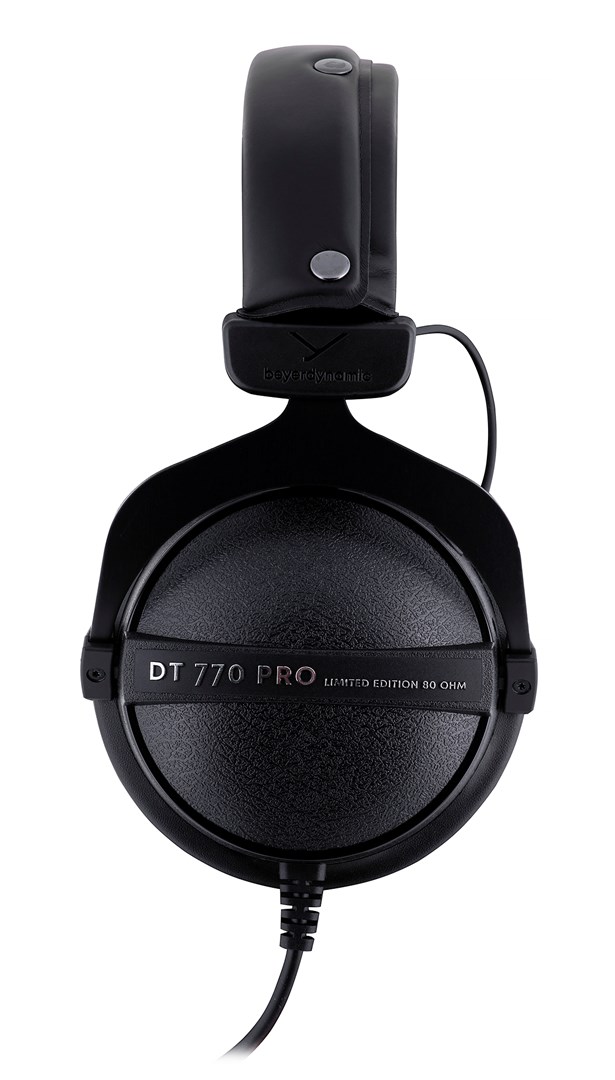 Beyerdynamic DT 770 Pro Black Limited Edition - closed studio headphones Beyerdynamic DT 770 Pro Black Limited Edition - closed studio headphones