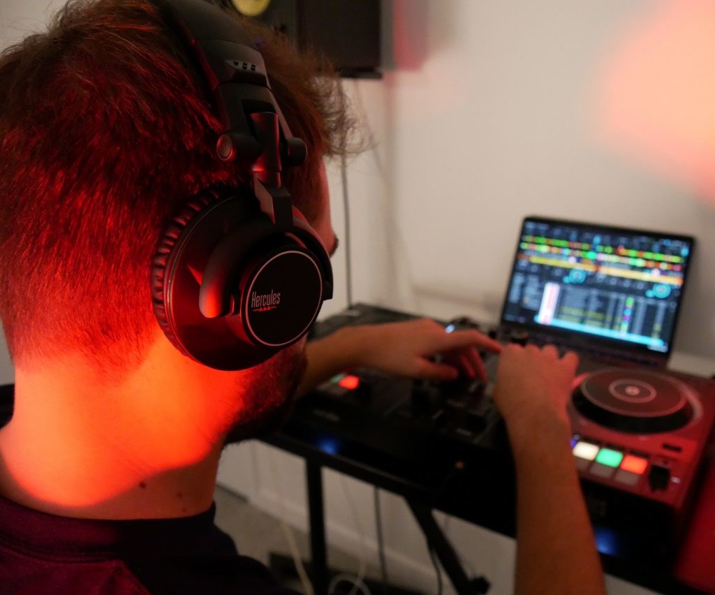 Hercules HDP DJ60 Headphones Wired Head-band Music Black Hercules HDP DJ60 Headphones Wired Head-band Music Black