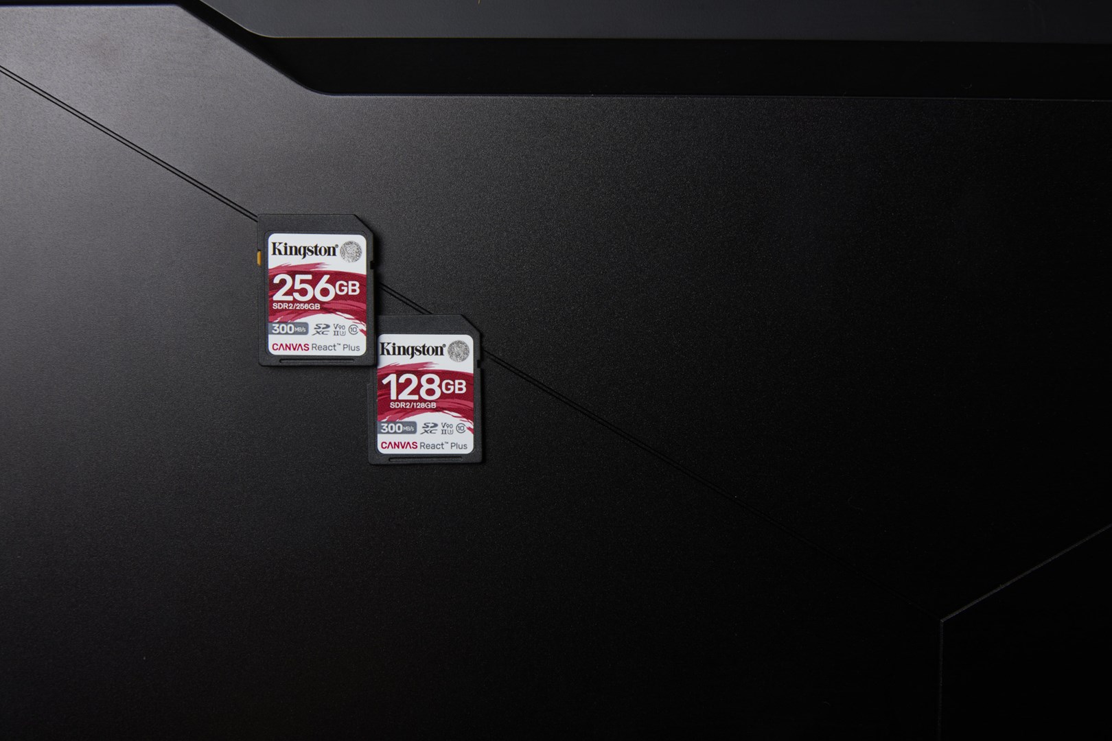 Kingston Technology 128GB Canvas React Plus SDXC UHS-II 300R/260W U3 V90 for Full HD/4K/8K Kingston Technology 128GB Canvas React Plus SDXC UHS-II 300R/260W U3 V90 for Full HD/4K/8K