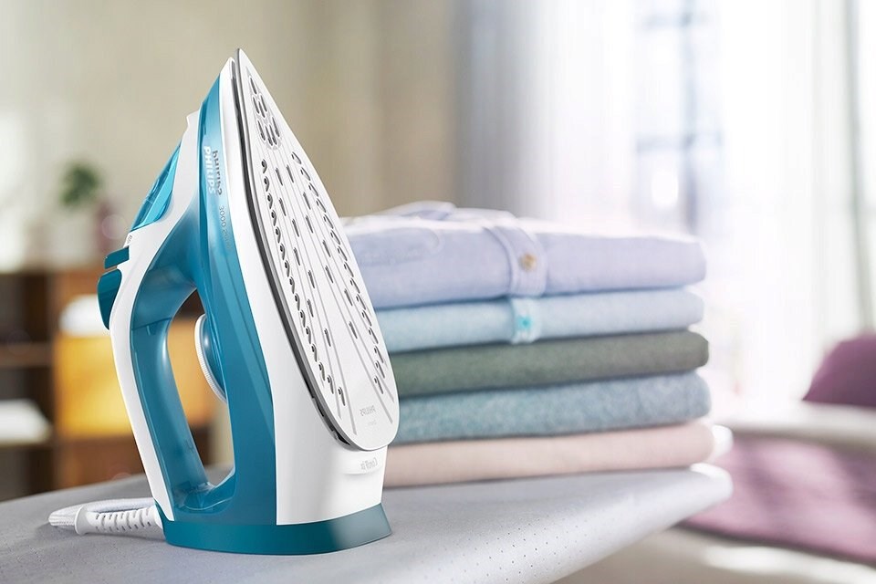 Philips 3000 series DST3011/20 iron Steam iron Ceramic soleplate 2100 W Blue Philips 3000 series DST3011/20 iron Steam iron Ceramic soleplate 2100 W Blue