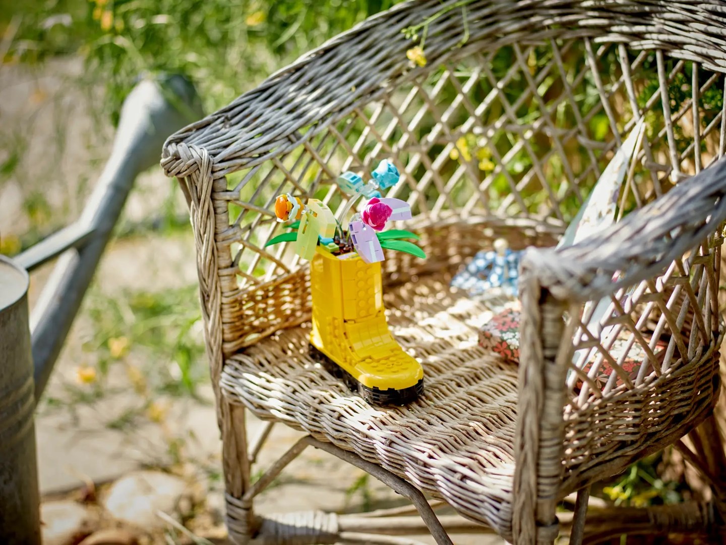 LEGO CREATOR 3 IN 1 31149 FLOWERS IN WATERING CAN LEGO CREATOR 3 IN 1 31149 FLOWERS IN WATERING CAN