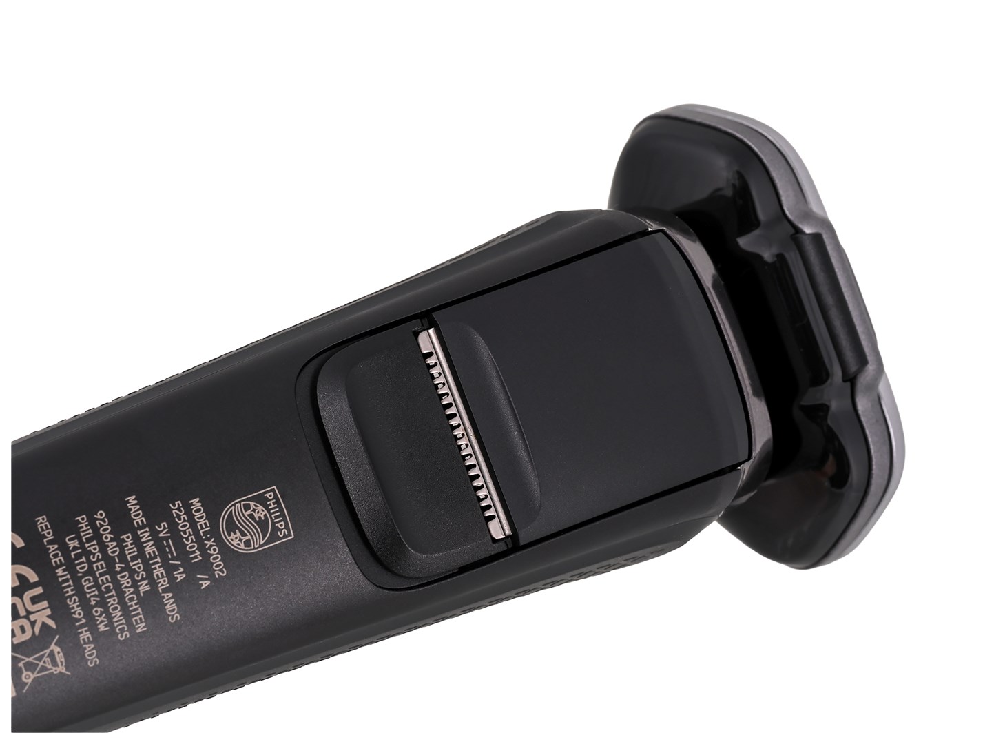 Philips i9000 X9002 Wet & Dry Electric Shaver with SkinIQ Philips i9000 X9002 Wet & Dry Electric Shaver with SkinIQ
