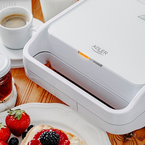 Adler AD 3070W Sandwich toaster White Adler AD 3070W Sandwich toaster White