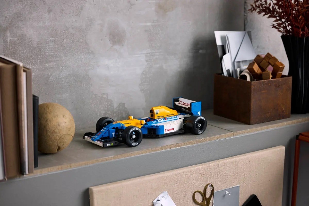 LEGO ICONS 10353 Williams Racing FW14B & Nigel Mansell LEGO ICONS 10353 Williams Racing FW14B & Nigel Mansell