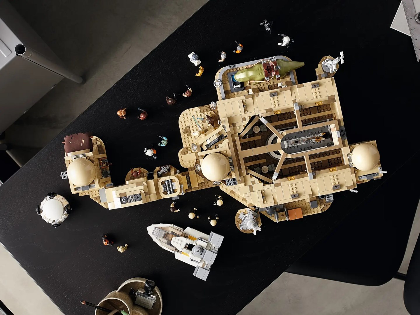 LEGO STAR WARS 75290 MOS EISLEY CANTINA LEGO STAR WARS 75290 MOS EISLEY CANTINA