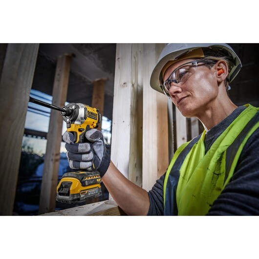 DEWALT ZAKRĘTARKA UDAROWA 18V 2x1,7Ah POWERSTACK DCF850E2T DEWALT ZAKRĘTARKA UDAROWA 18V 2x1,7Ah POWERSTACK DCF850E2T