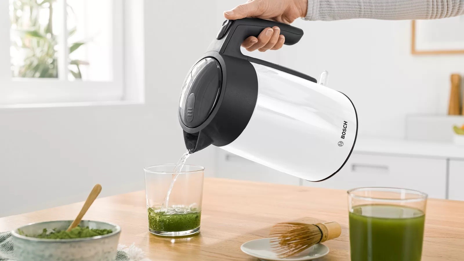 Electric kettle Bosch TWK 7L461, 2400 W, 1.7 l White Electric kettle Bosch TWK 7L461, 2400 W, 1.7 l White