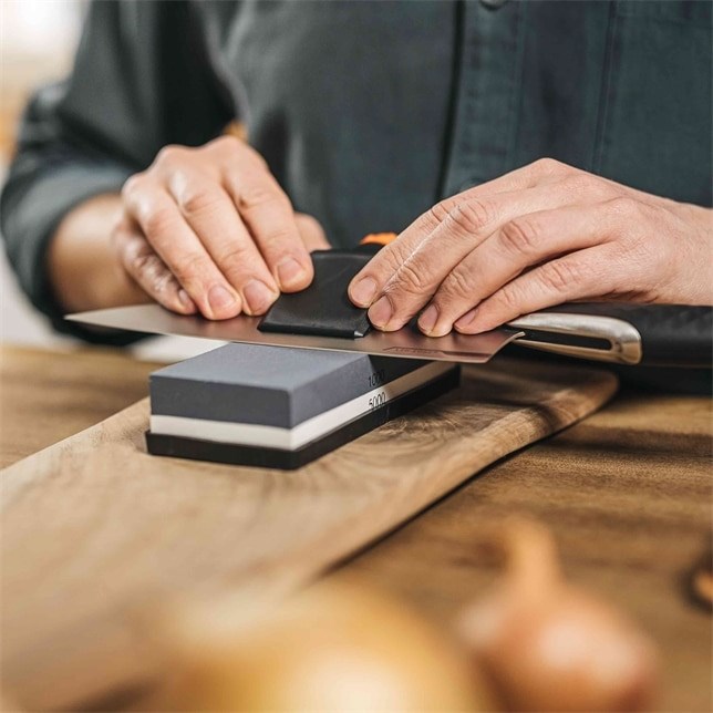 FISKARS PREMIUM SHARPENING SET - WHETSTONE FISKARS PREMIUM SHARPENING SET - WHETSTONE