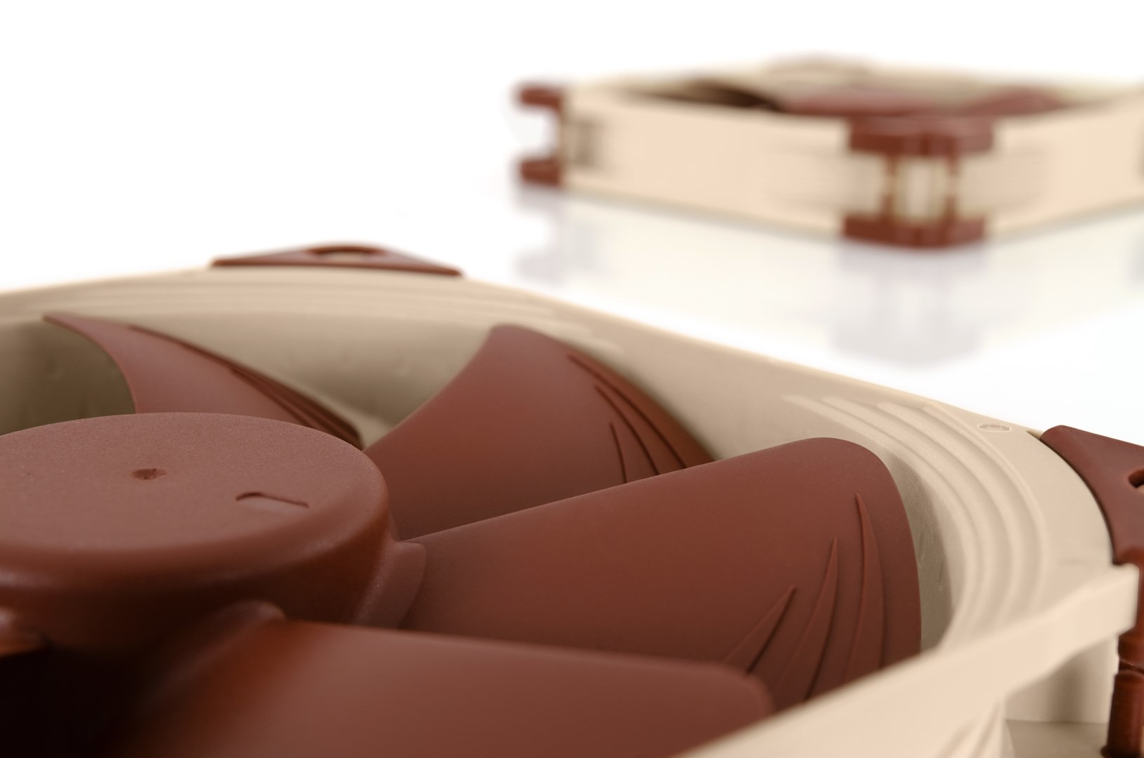 Noctua NF-A14 Computer case Fan 14 cm Beige, Brown Noctua NF-A14 Computer case Fan 14 cm Beige, Brown