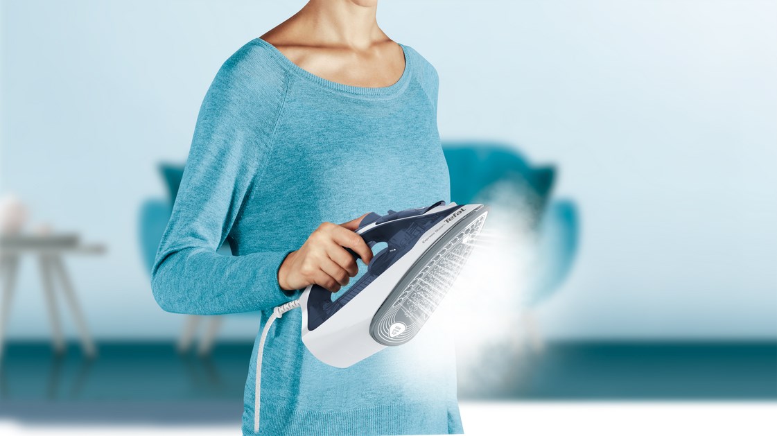 TEFAL FV2837E0 | Steam Iron | 2400 W | Water tank capacity 150 ml | Continuous steam 35 g/min | Blue/White TEFAL FV2837E0 | Steam Iron | 2400 W | Water tank capacity 150 ml | Continuous steam 35 g/min | Blue/White