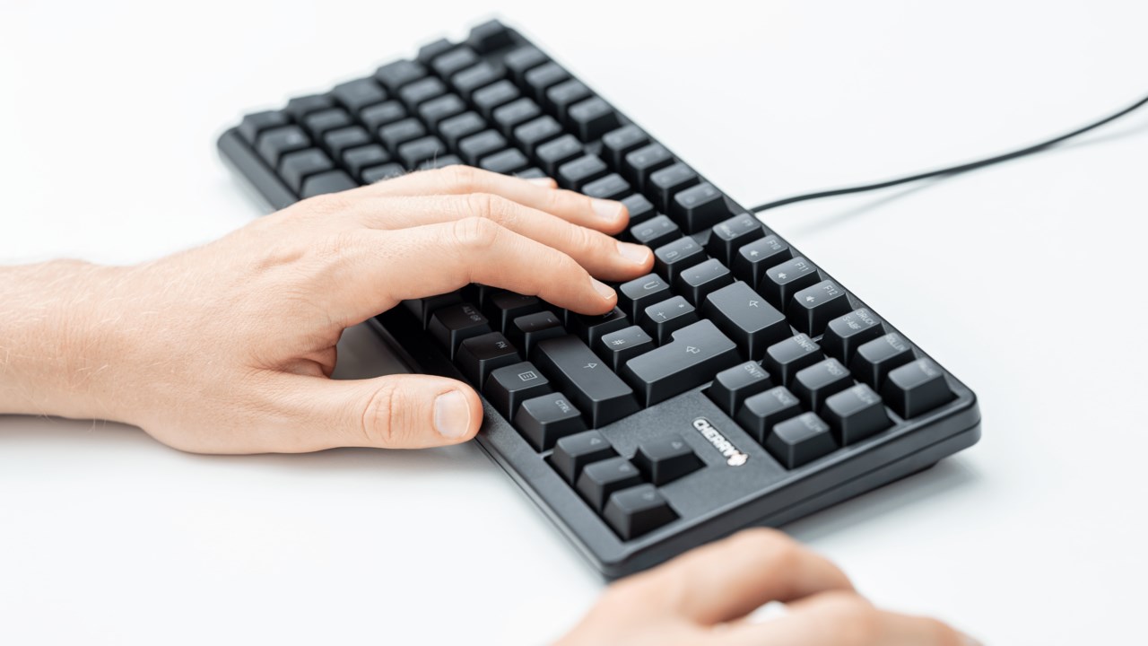CHERRY G80-3000N RGB TKL keyboard Universal USB QWERTZ German Black CHERRY G80-3000N RGB TKL keyboard Universal USB QWERTZ German Black