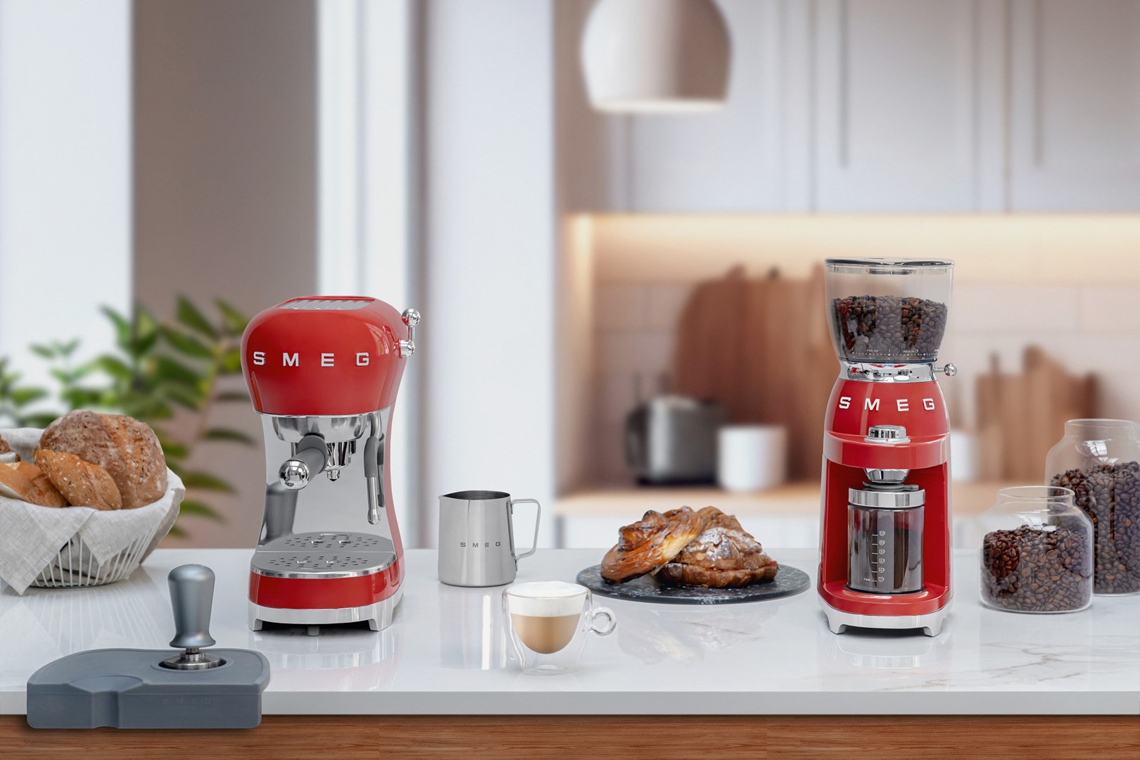 Smeg ECF02RDEU coffee maker Manual Espresso machine 1.1 L Smeg ECF02RDEU coffee maker Manual Espresso machine 1.1 L