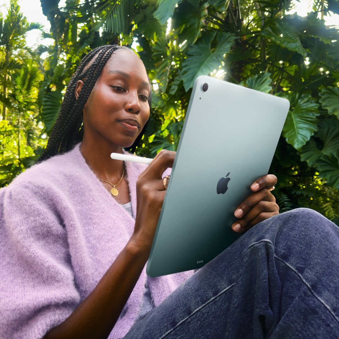 Apple iPad 13-inch Air Wi-Fi 256GB - Purple Apple iPad 13-inch Air Wi-Fi 256GB - Purple