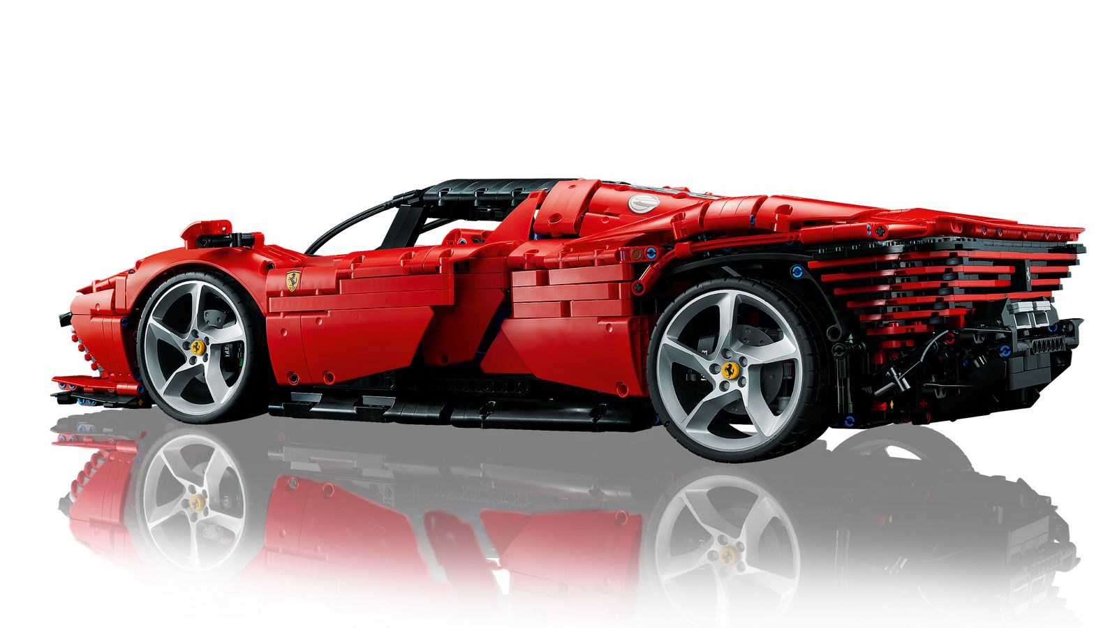 LEGO TECHNIC 42143 Ferrari Daytona SP3 p1 LEGO TECHNIC 42143 Ferrari Daytona SP3 p1