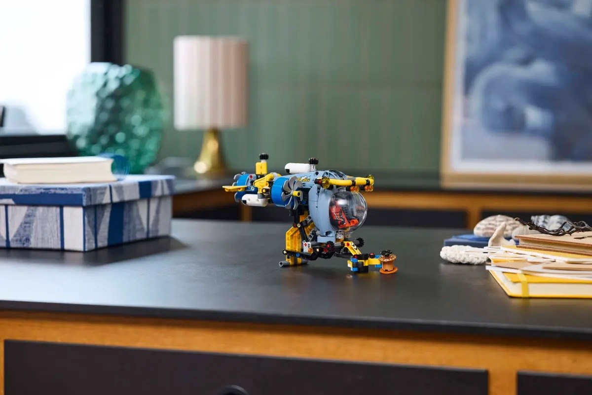 LEGO TECHNIC 42201 Deep Sea Research Submarine LEGO TECHNIC 42201 Deep Sea Research Submarine