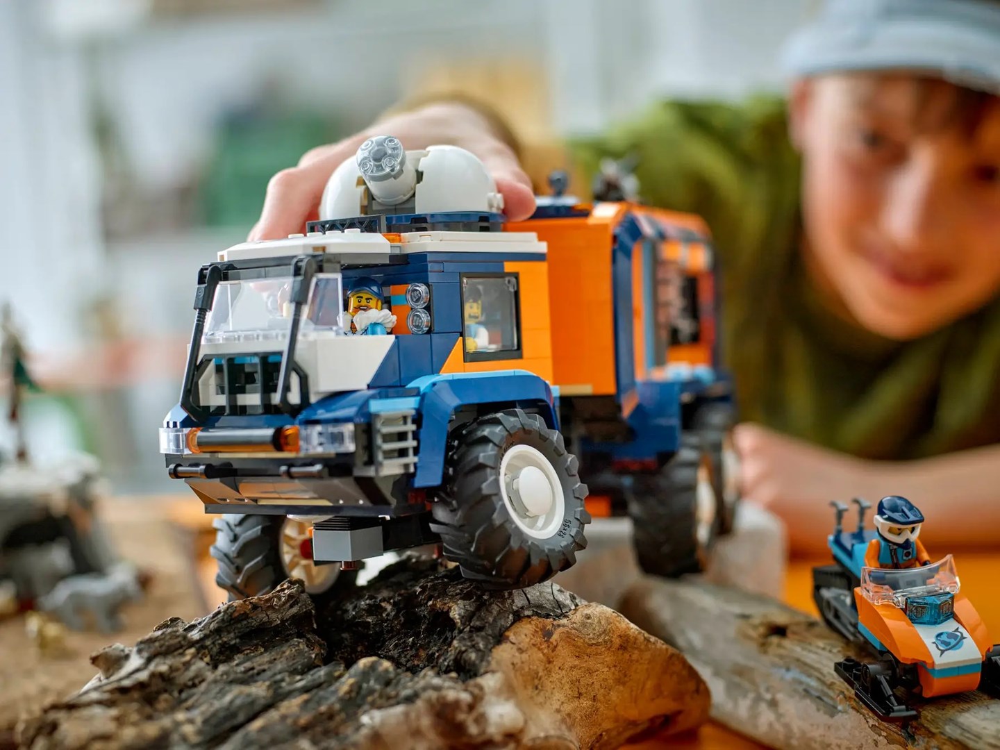LEGO CITY 60471 Artic Explorer Science Lab Truck LEGO CITY 60471 Artic Explorer Science Lab Truck