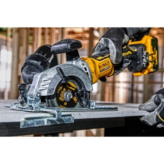 DeWALT DCS691N-XJ portable circular saw 11.5 cm Black, Yellow 4500 RPM 800 W DeWALT DCS691N-XJ portable circular saw 11.5 cm Black, Yellow 4500 RPM 800 W