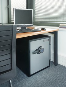 Masterlock LFW205FYC XX-Large security digital combination safe Masterlock LFW205FYC XX-Large security digital combination safe