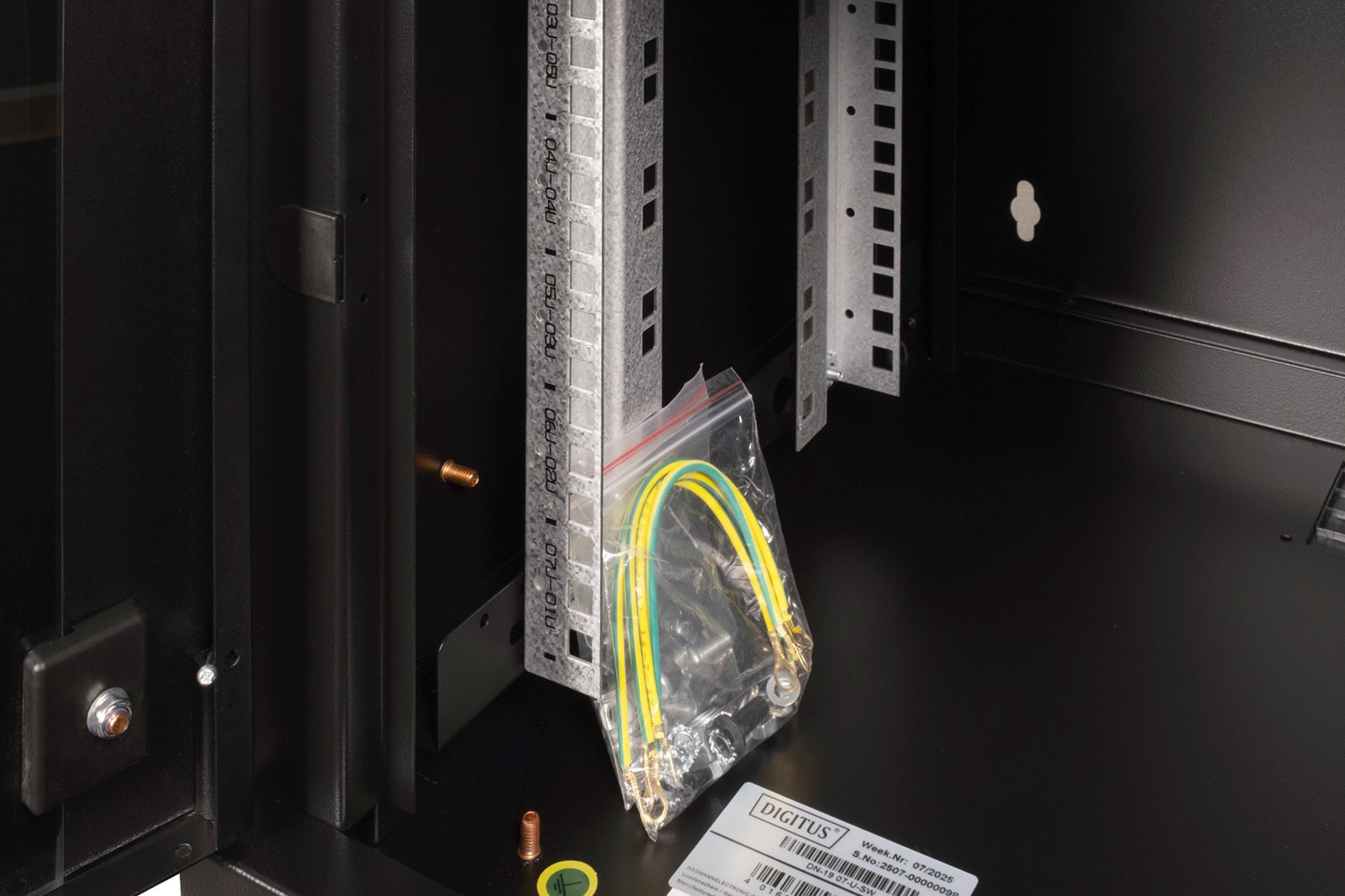 Digitus Wall Mounting Cabinet Unique Series - 600x450 mm (WxD) Digitus Wall Mounting Cabinet Unique Series - 600x450 mm (WxD)