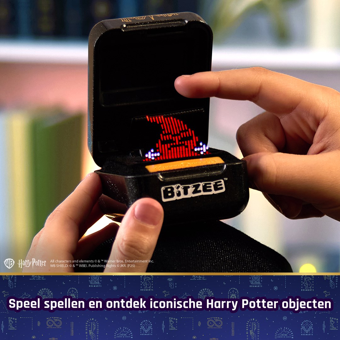 Wizarding World Harry Potter, Bitzee Interactive Toy with 20 Characters Inside, Reacts to Swipes, Tilts & Taps, Digital Pet Kids Toys for Girls & Boys Wizarding World Harry Potter, Bitzee Interactive Toy with 20 Characters Inside, Reacts to Swipes, Tilts & Taps, Digital Pet Kids Toys for Girls & Boys