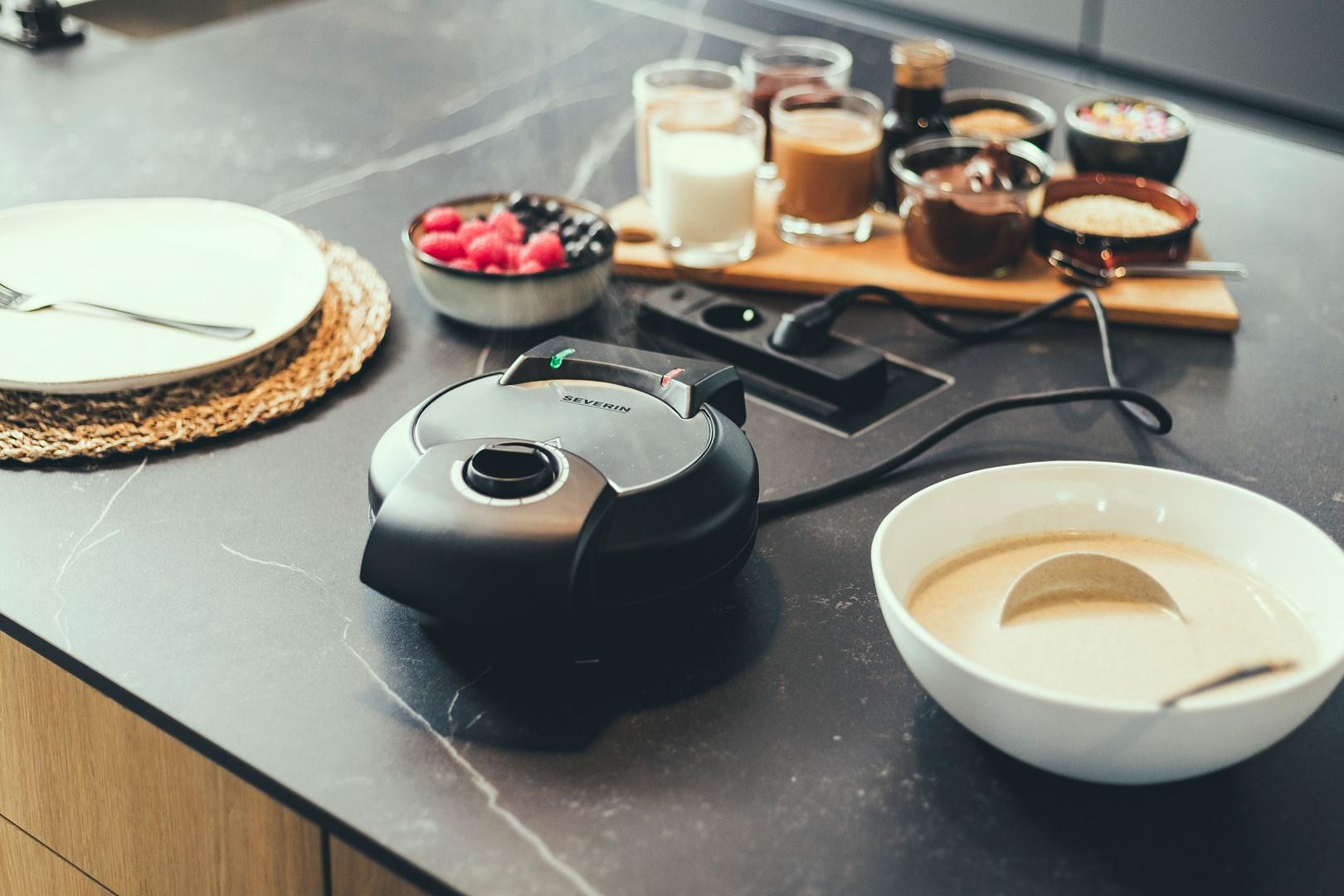 Severin WA 2103 waffle iron 4 waffle(s) 1200 W Black, Silver Severin WA 2103 waffle iron 4 waffle(s) 1200 W Black, Silver