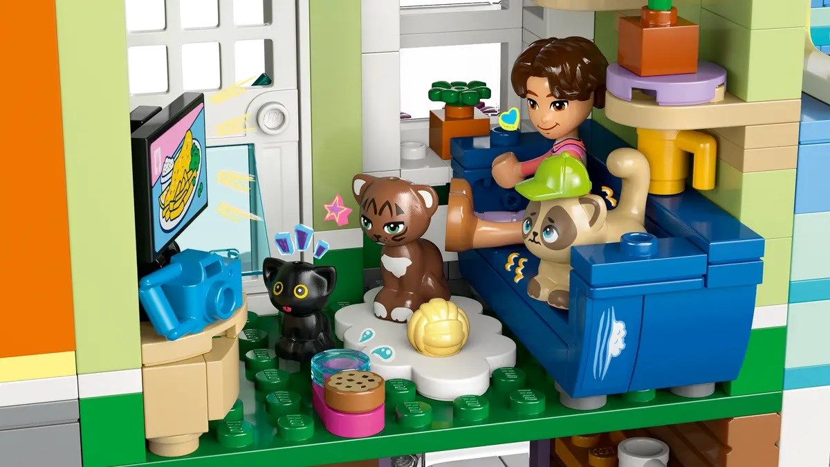 LEGO FRIENDS 42670 Heartlake City Apartments and Stores LEGO FRIENDS 42670 Heartlake City Apartments and Stores