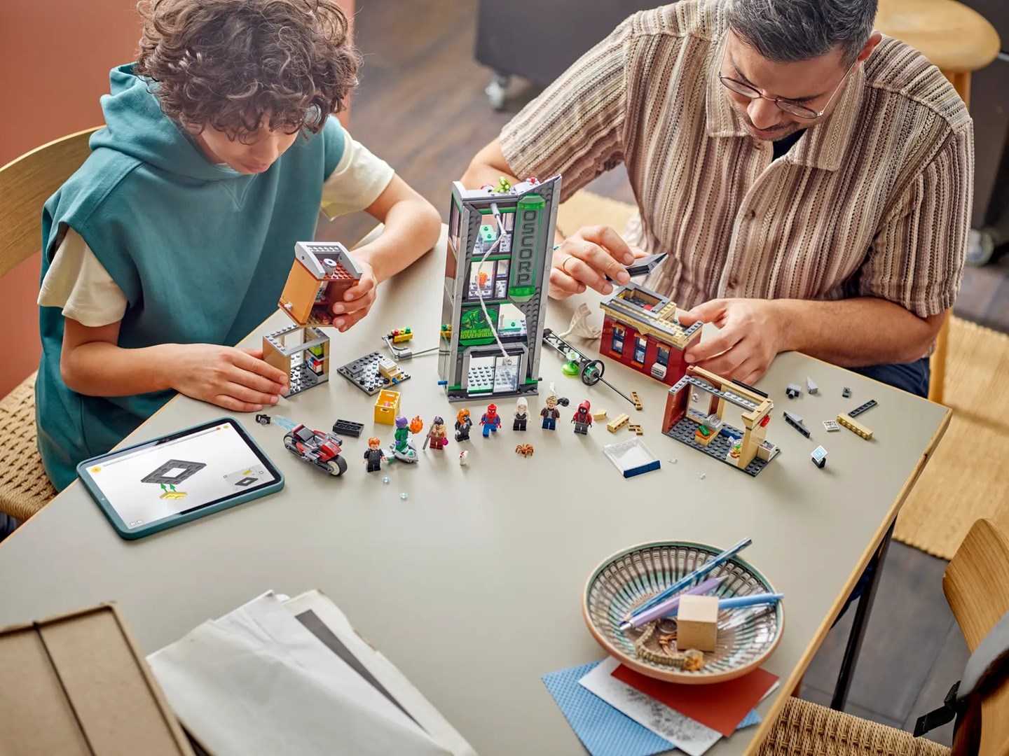 LEGO MARVEL 76324 Spider-Man vs. Oscorp LEGO MARVEL 76324 Spider-Man vs. Oscorp