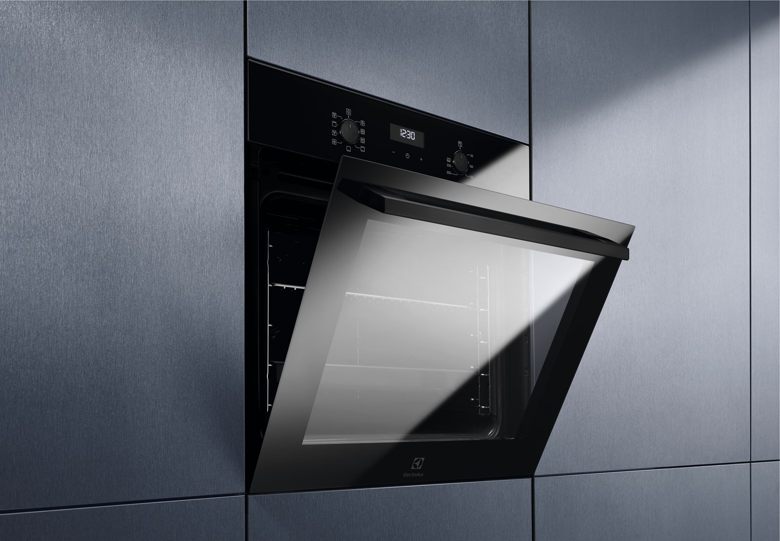 Oven with catalytic converter Electrolux EOF5C50BZ 65 L black Oven with catalytic converter Electrolux EOF5C50BZ 65 L black