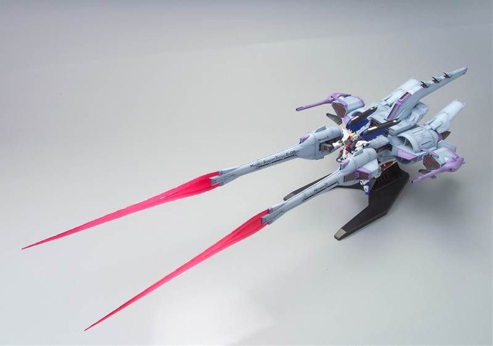 HG 1/144 METEOR UNIT + FREEDOM GUNDAM HG 1/144 METEOR UNIT + FREEDOM GUNDAM