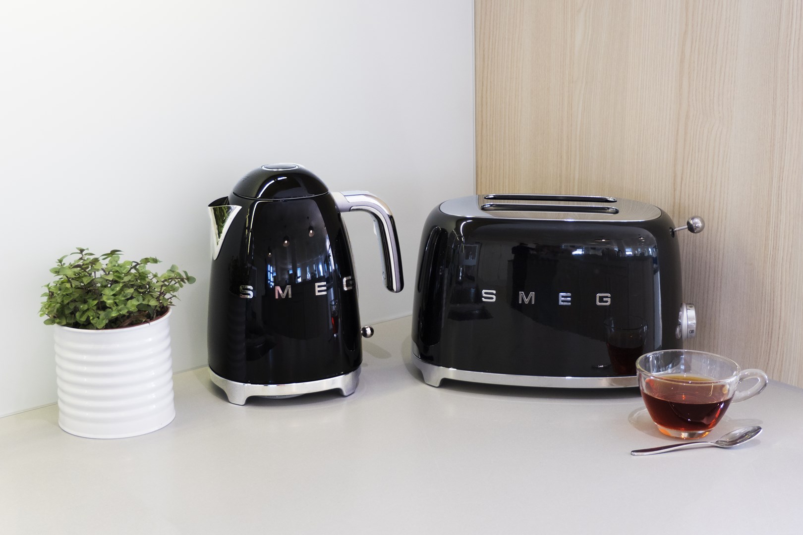 Smeg 50's Style Toaster TSF01BLEU Black Smeg 50's Style Toaster TSF01BLEU Black