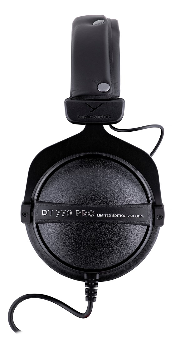 Beyerdynamic DT 770 PRO 250 OHM Black Limited Edition - closed studio headphones Beyerdynamic DT 770 PRO 250 OHM Black Limited Edition - closed studio headphones
