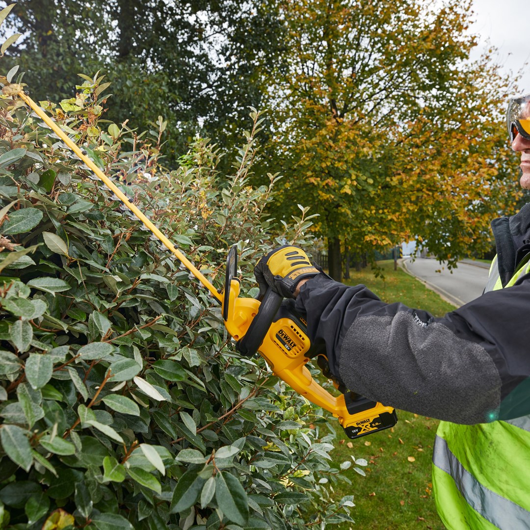 DeWALT DCM563P1-QW power hedge trimmer Single blade 3.4 kg DeWALT DCM563P1-QW power hedge trimmer Single blade 3.4 kg