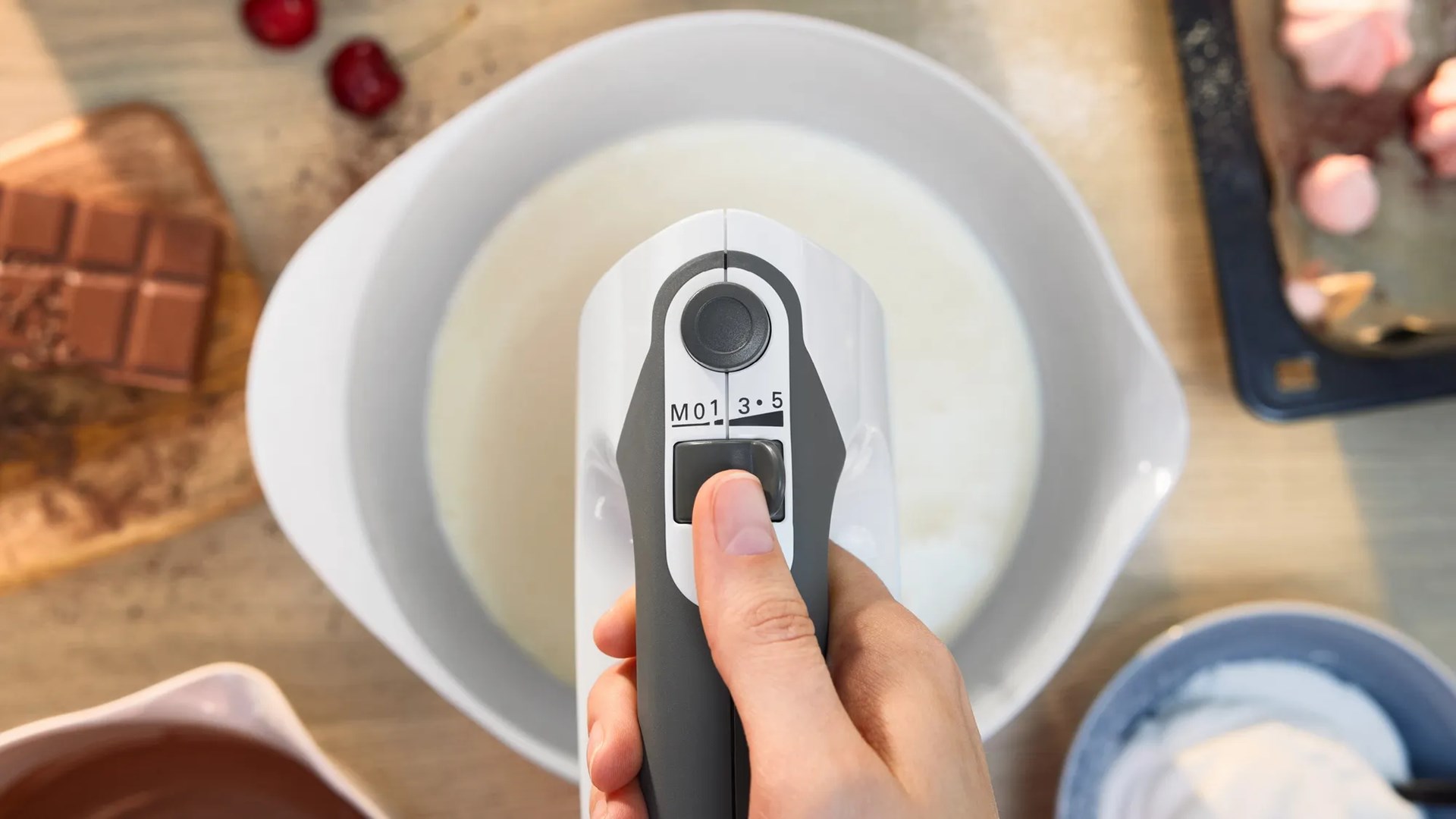 Bosch MFQ37470 Hand mixer 750 W Black, White Bosch MFQ37470 Hand mixer 750 W Black, White