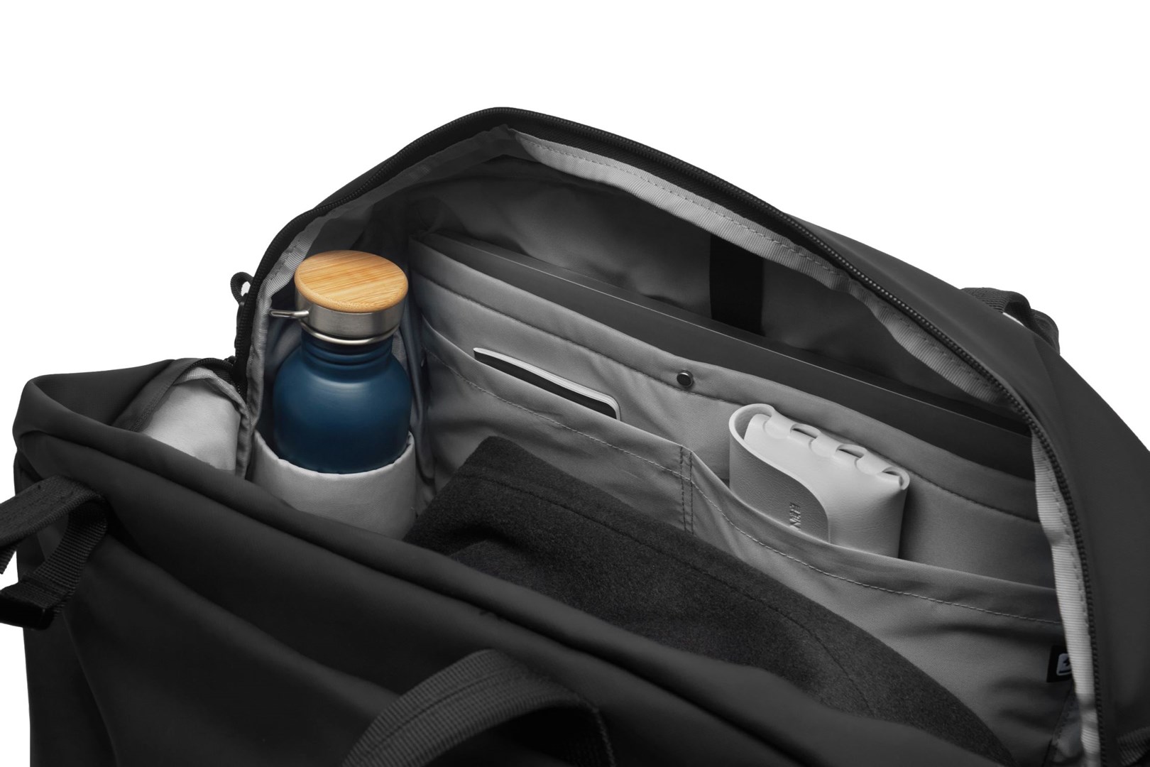 XD DESIGN URBAN BAG WATER RESISTANT DUFFLE BLACK P/N: P706.2901 XD DESIGN URBAN BAG WATER RESISTANT DUFFLE BLACK P/N: P706.2901