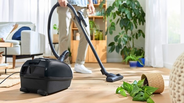 Bosch Serie 4 BGB38BA1 vacuum 4 L Cylinder vacuum Dry 600 W Dust bag Bosch Serie 4 BGB38BA1 vacuum 4 L Cylinder vacuum Dry 600 W Dust bag