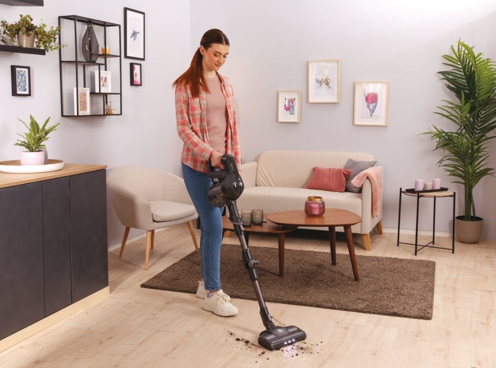 Hoover HF1 HF103X 011 Stick vacuum Battery Dry Fabric Bagless 0.9 L 170 W Titanium Hoover HF1 HF103X 011 Stick vacuum Battery Dry Fabric Bagless 0.9 L 170 W Titanium