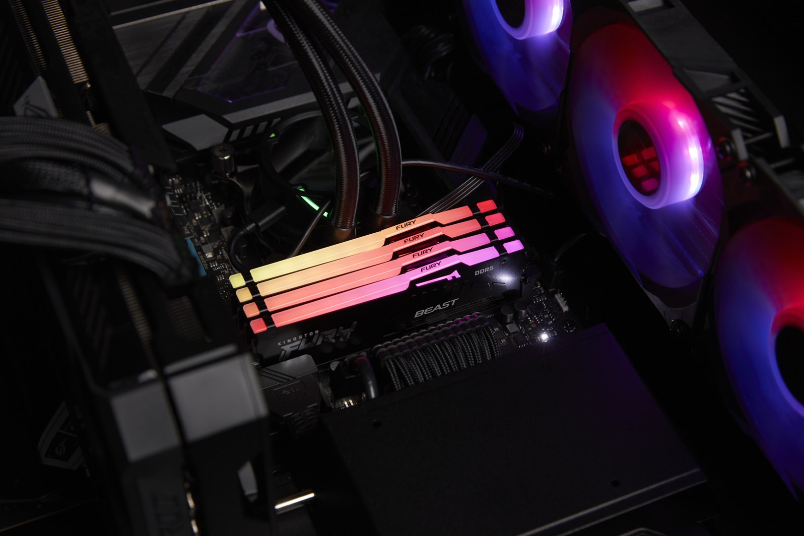 Kingston Technology FURY Beast 32GB 5200MT/s DDR5 CL40 DIMM (Kit of 2) RGB Kingston Technology FURY Beast 32GB 5200MT/s DDR5 CL40 DIMM (Kit of 2) RGB