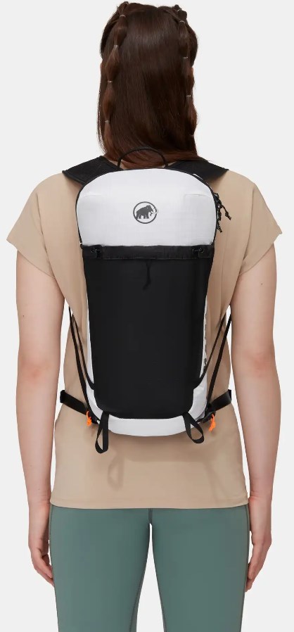 Mammut Aenergy 12 12 L Black, White Mammut Aenergy 12 12 L Black, White