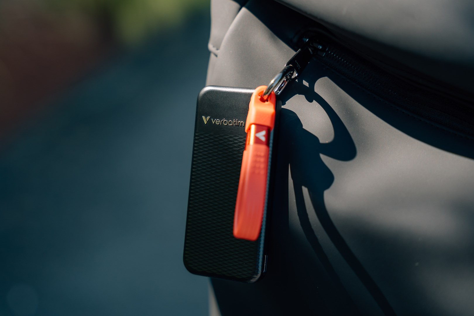Verbatim Pocket SSD USB 3.2 Gen 2 1TB Black/Red Verbatim Pocket SSD USB 3.2 Gen 2 1TB Black/Red